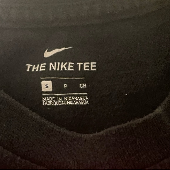 Nike Shirt Girls Small Black Lightweight Casual Athletic Swoosh Logo Sports Tee - Picture 3 of 5